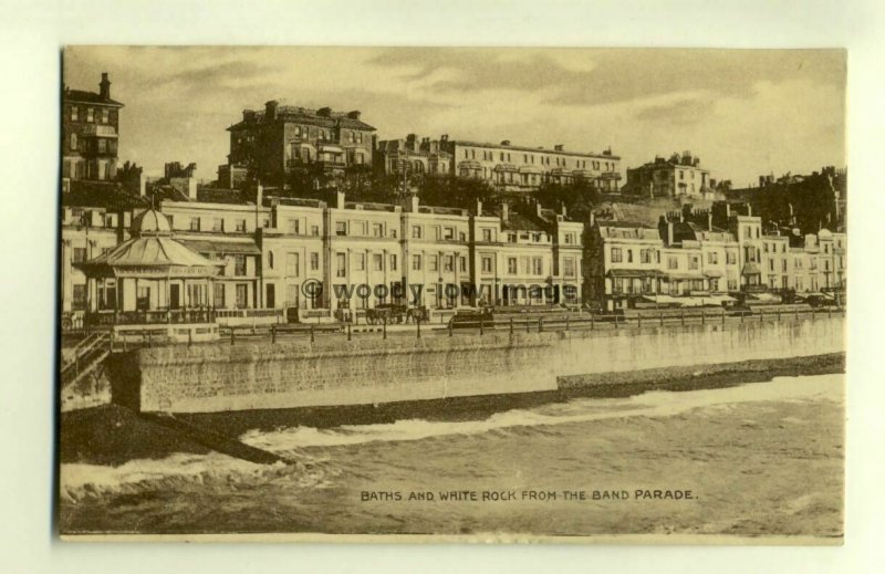 tp6686 - Sussex - The Baths and White Rock from the Band Parade c1921 - Postcard 