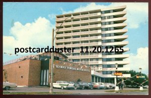 h4124 - TORONTO Postcard 1960s Lakeshore Blvd. Seaway Motor Hotel. Classic Cars