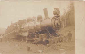 J52/ Interesting RPPC Postcard c1910 Railroad Wreck Disaster Vermont 222