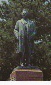 Missouri Hannibal Mark Twain Statue In Riverview Park