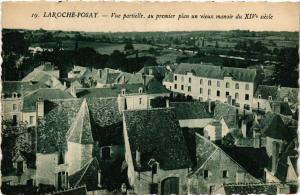 CPA La ROCHE-POSAY Vue partielle, du premier plan un vieux manoir (613202)