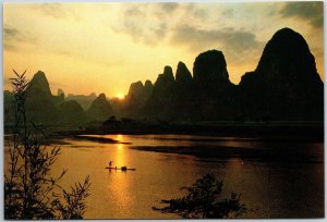 VINTAGE CHINA ILLUSTRATED STAMPED POSTAL CARD SUNSET OVER THE LIJIANG RIVER 1984