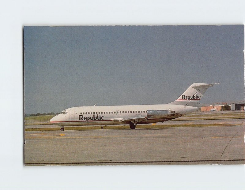Postcard McDonnell Douglas DC 9 15 Republic Airlines St. Louis Missouri USA