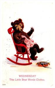 4748  The Little Bear mends Clothes