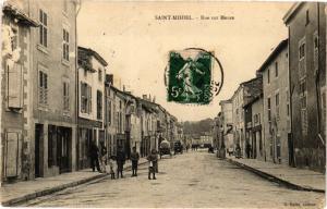 CPA Saint-Mihiel - Rue sur Meuse (240751)