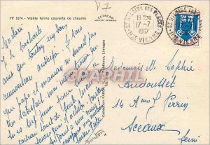 Postcard Modern Old thatch covered farm hitch B�ufs