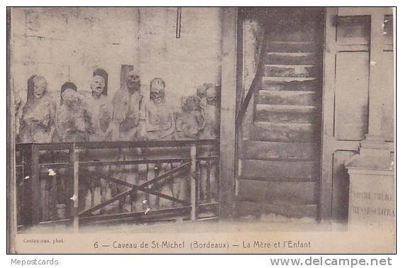 Caveau de St. Michel, Bourdeaux, La Mere et l'Enfant, Gironde, France,  00-10s