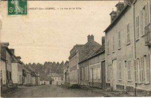 CPA HANGEST-sur-SOMME - La rue de la Ville (121046)