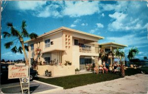 Hamden Arms Apartments, Clearwater Beach FL c1955 Vintage Postcard H47