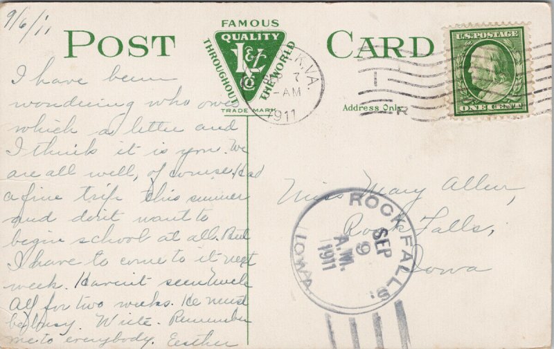 Norfolk VA Main Street Monument Trolleys Pedestrians c1911 Postcard F46