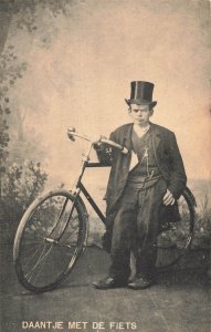 Daantje-historisch Utrechts straatfiguur-MET DE FIETS~BICYCLE PHOTO POSTCARD