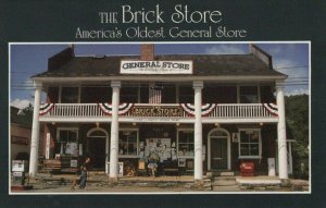 America Postcard- The Brick Store, America's Oldest Store, New Hampshire RS22125