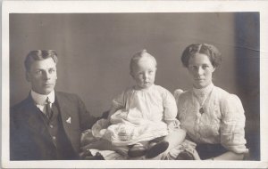 Portrait of Family (Dobler) Viscount Saskatchewan SK 1913 RPPC Postcard H61