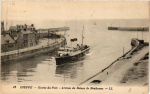 CPA DIEPPE-Entrée du Port Arrivée du Bateau de Newhaven (347190)