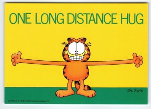 Garfield One Long Distance Hug Postcard Greetings Jim Davis Orange Tabby 1978