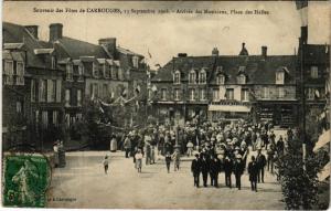 CPA Carrouges - Arrivee des Musiciens Place des Halles (800456)