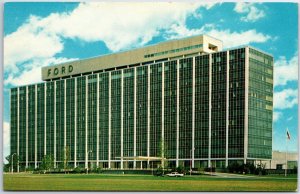 VINTAGE POSTCARD THE CENTRAL OFFICE BUILDING AT THE FORD MOTOR COMOPANY DEARBORN