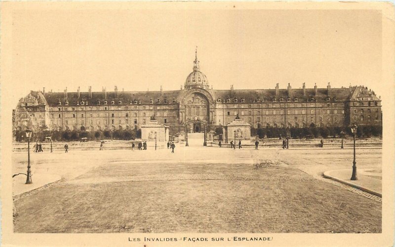 France Les invalides facade sur l'esplanade Postcard