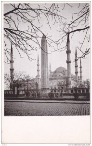 Forum & Sultan Ahmed Mosque , Istanbul , Turkey , 20-30s