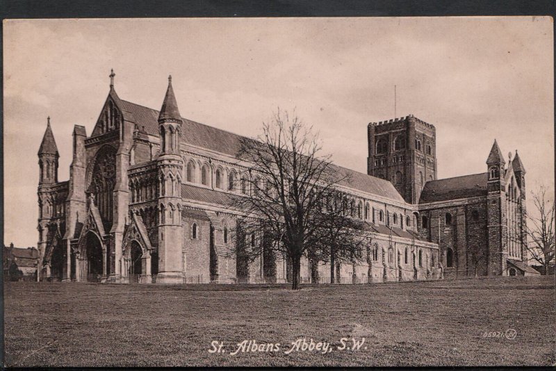 Hertfordshire Postcard - St Albans Abbey, South West   BH6107