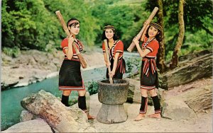 Women Threshing Rice 'Aboriginal Girls' Taiwan ? Unused James C. Wu Postcard G22