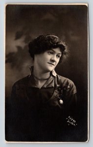 RPPC   Pretty Young Woman    Postcard