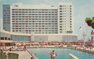 MIAMI BEACH , Florida , 1956 ; DEAUVILLE Hotel , swimming Pool