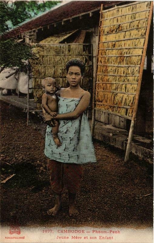 CPA AK Pnom Penh- Jeune Mére et son Enfant. CAMBODGE Indochine (714983)