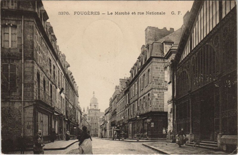 CPA Fougeres Marche et rue Nationale (1236561)