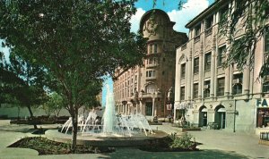 Vintage Postcard Fuente Y Hotel Ancira Fountain & Ancira Hotel Monterrey NL Mex.