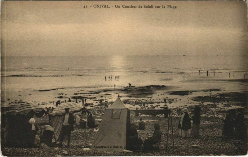 CPA ONIVAL-sur-MER Un Coucher de Soleil sur la Plage (807774)