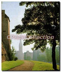 Postcard Moderne Caen Calvados ramparts of the castle in the background the c...