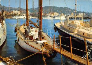 BR15875 Cannes Le Port et la vieille cille domines  Chevalier ship  france