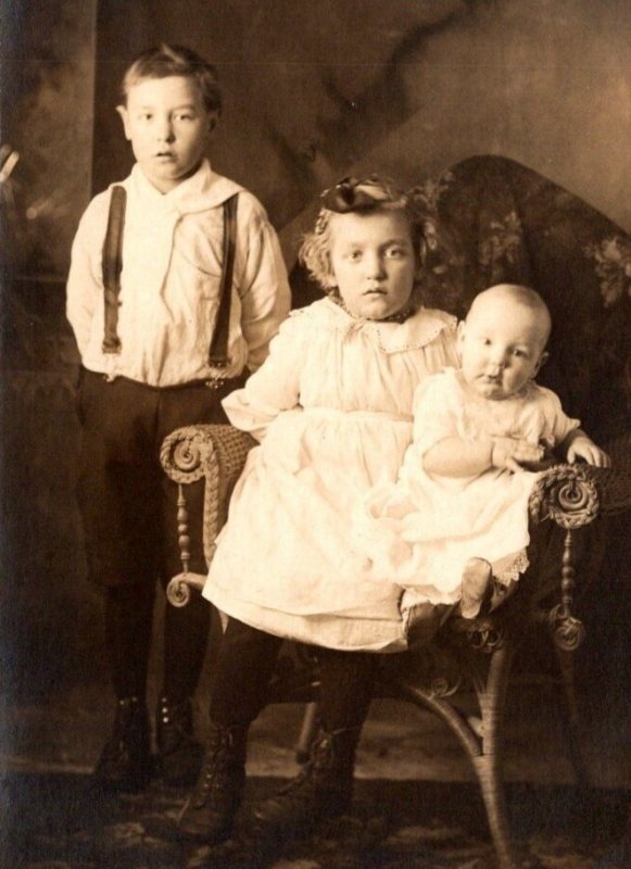 RPPC Real Photo Postcard - Young Children Studio Photo - c1920