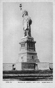 Statue of Liberty New York City, USA Unused real photo