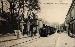 CPA AK VIERZON Rue de la Republique TRAM VAPEUR (977216)