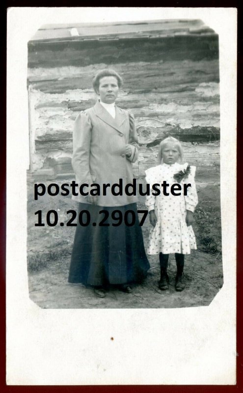 h3396 - Possibly in Ontario Canada 1910s Mother & Daughter. Real Photo Postcard