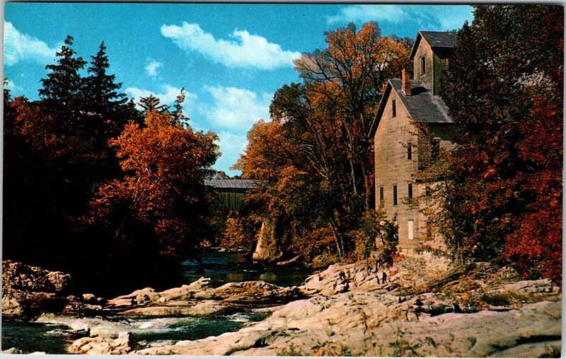 Postcard BUILDING SCENE Rutland Vermont VT AL5665