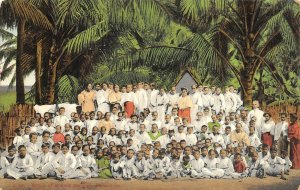 GROUP OF SCHOOL CHILDREN PHILIPPINES POSTCARD (c. 1907)