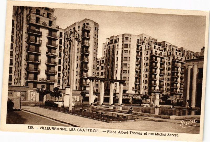 CPA VILLEURBANNE Les Gratte Ciel-Place Albert Thomas rue MichelServet (235837)