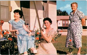 Mouth Artist Nyla Thompson, Her Sister And Mother Postcard