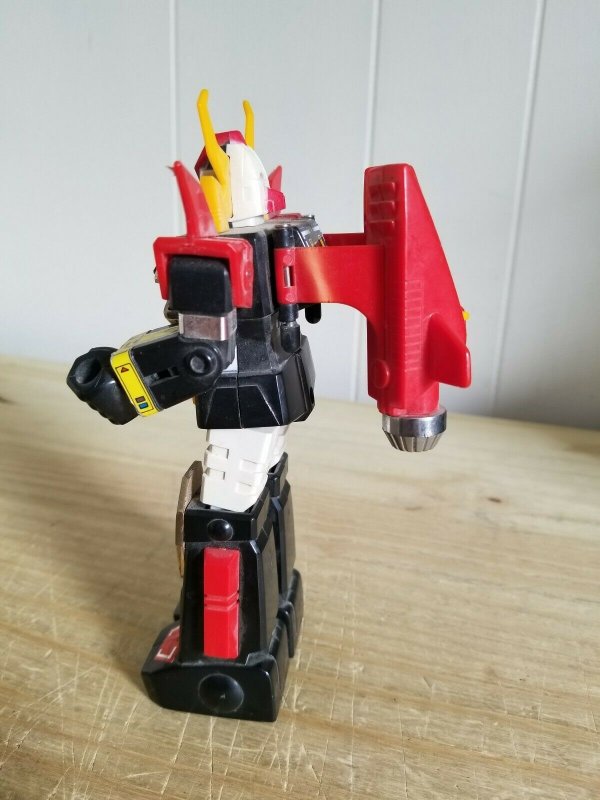 VINTAGE ROBOTECH,TRANSFORMER OR GUNDAM.UNKNOWN TOY.