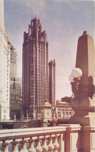 Chicago Illinois Tribune Towers Michigan Ave Bridge Roberts 1940s Postcard 7476