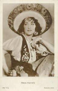 Postcard cinema film star beauty actress Bebe Daniels sumbrero