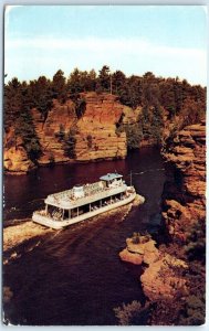 M-47101 The Clipper Winnebago Heading Upstream Wisconsin Dells Wisconsin