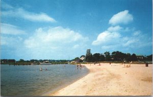 USA Town Beach Clinton Connecticut Chrome Postcard 05.42