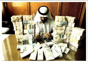 Qatar, Middle East THE DOHA BANK Counting Stacks Of Cash/Money 1983 4X6 Postcard