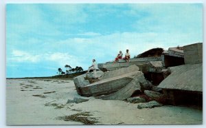 HILTON HEAD ISLAND, South Carolina SC ~ Ruins OLD STEAM CANNON c1960s Postcard