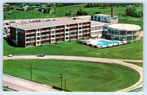 TORONTO, Ontario Canada ~ CANADIANA MOTOR HOTEL Roadside Motel c1960s Postcard