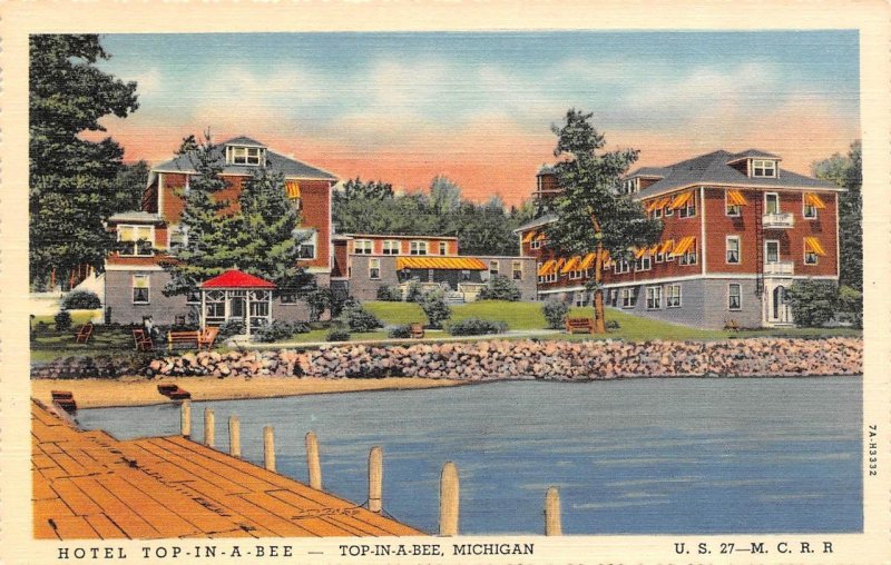 Top-In-A-Bee, MI Michigan  HOTEL TOP-IN-A-BEE  Mullet Lake Roadside   Postcard
